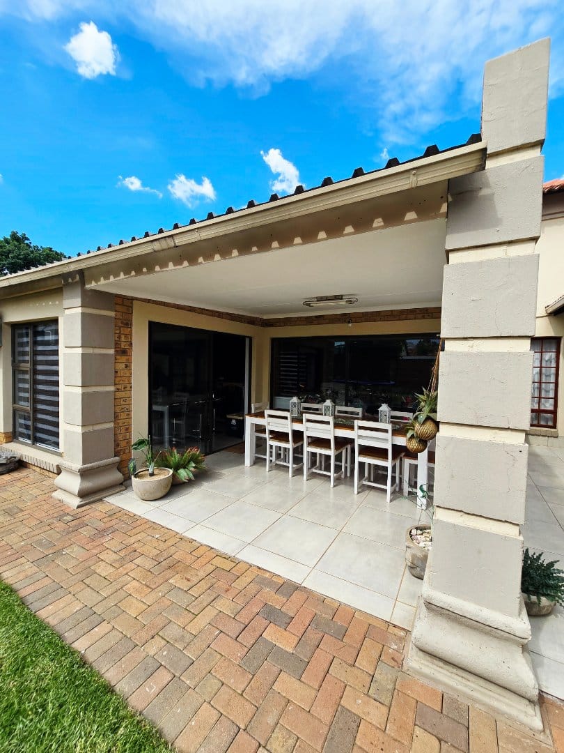 3 Bedroom Property for Sale in Flamwood North West